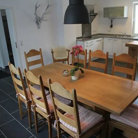 Am Kreuzberg - Nuerburgring Holiday home Ulmen